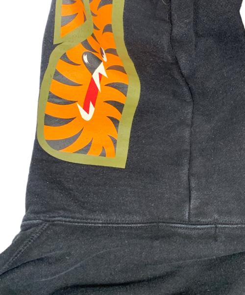 A BATHING APE（アベイシングエイプ）A BATHING APE (アベイシングエイプ) SHARK HOODIE　プルオーバーパーカー ブラック サイズ:Mの古着・服飾アイテム