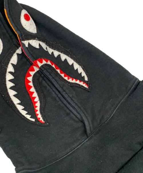 A BATHING APE（アベイシングエイプ）A BATHING APE (アベイシングエイプ) SHARK HOODIE　プルオーバーパーカー ブラック サイズ:Mの古着・服飾アイテム
