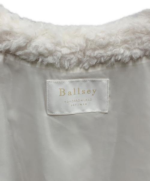 BALLSEY（ボールジィ）BALLSEY (ボールジィ) Ballsey　ホワイト　ランダムファー ショートベスト ホワイト サイズ:SIZE 36の古着・服飾アイテム