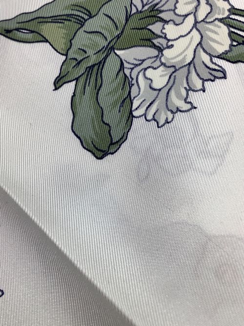 HERMES（エルメス）HERMES (エルメス) カレ90 Quai aux Fleurs 花咲く海岸通り シルクスカーフ ブルー×ホワイトの古着・服飾アイテム