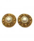 CHANELシャネル）の古着「フェイクパールイヤリング」