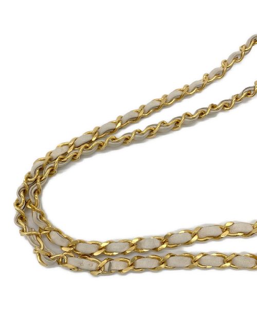 CHANEL（シャネル）CHANEL (シャネル) ダブルチェーンショルダーバッグ ホワイトの古着・服飾アイテム