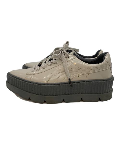PUMA（プーマ）PUMA (プーマ) FENTY by Rihanna (フェンティバイリアーナ) エナメルポインテッドスニーカー グレーブラック サイズ:25の古着・服飾アイテム