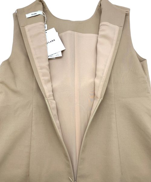 CLANE（クラネ）CLANE (クラネ) BACK OPEN I LINE ONE PIECE / バックオープンアイラインワンピース ベージュ サイズ:1 未使用品の古着・服飾アイテム