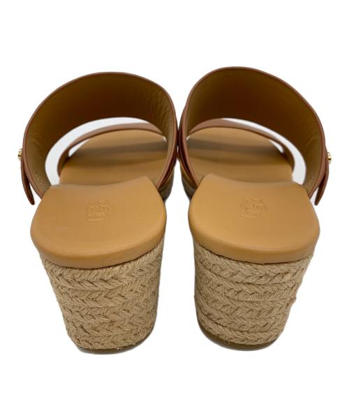 UGG（アグ）UGG (アグ) ウェッジソールサンダル ブラウン×ベージュ サイズ:24の古着・服飾アイテム