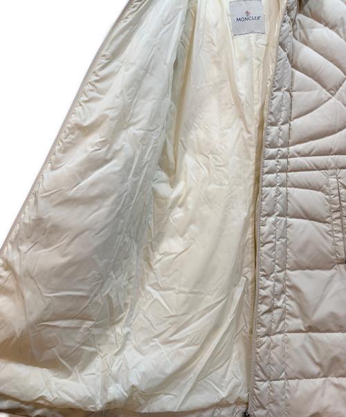 MONCLER（モンクレール）MONCLER (モンクレール) ダウンコート ホワイトの古着・服飾アイテム