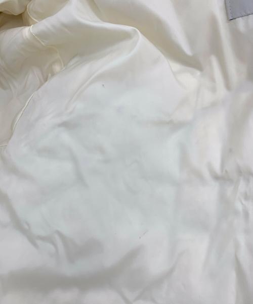 MONCLER（モンクレール）MONCLER (モンクレール) ダウンコート ホワイトの古着・服飾アイテム