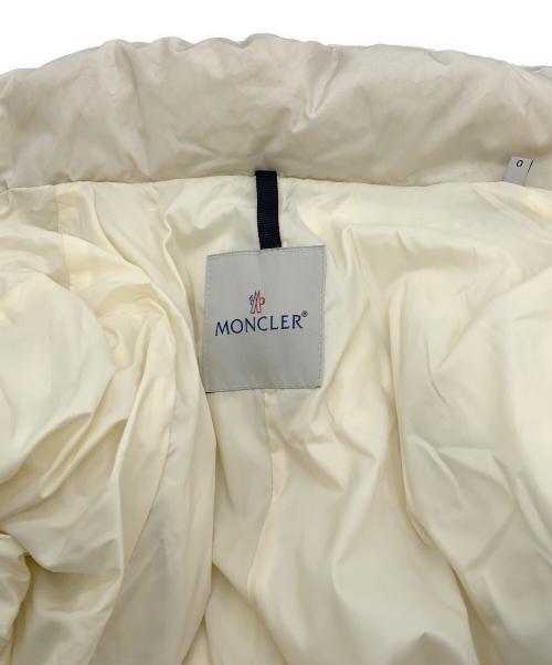 MONCLER（モンクレール）MONCLER (モンクレール) ダウンコート ホワイトの古着・服飾アイテム