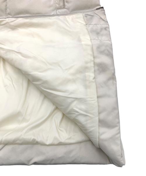 MONCLER（モンクレール）MONCLER (モンクレール) ダウンコート ホワイトの古着・服飾アイテム