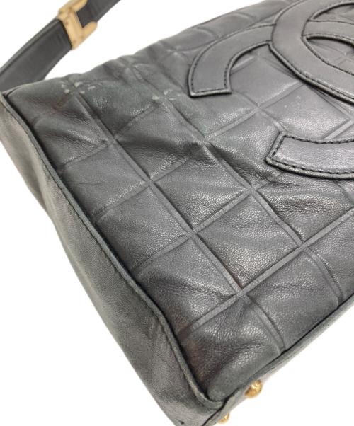 CHANEL（シャネル）CHANEL (シャネル) チョコバー ショルダーバッグ ブラックの古着・服飾アイテム
