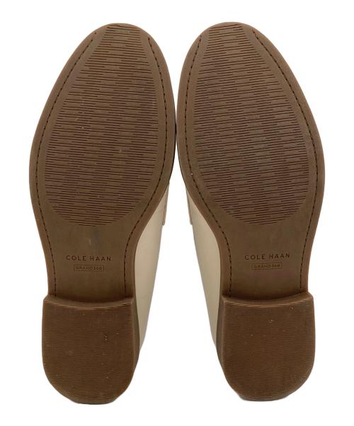 COLE HAAN（コールハーン）COLE HAAN (コールハーン) スタッシペニーローファー ベージュ×ブラウン サイズ:6　1/2の古着・服飾アイテム