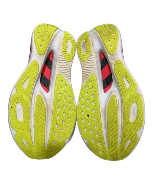 HOKAONEONE（ホカオネオネ）HOKAONEONE (ホカオネオネ) ランニングシューズ ホワイト×レッド サイズ:28の古着・服飾アイテム