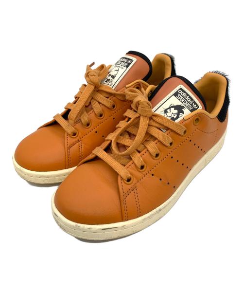 adidas（アディダス）adidas (アディダス) STANSMITH ライオンキング スカー ブラウン×ブラック サイズ:22.5の古着・服飾アイテム