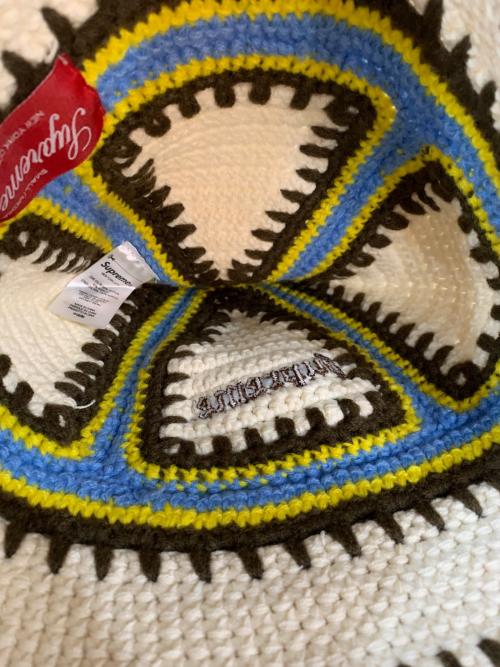 SUPREME（シュプリーム）Supreme (シュプリーム) CROCHET EDGE HAT ベージュ×ブルーの古着・服飾アイテム