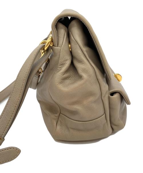 MIU MIU（ミュウミュウ）MIU MIU (ミュウミュウ) 2WAYバッグ グレーの古着・服飾アイテム