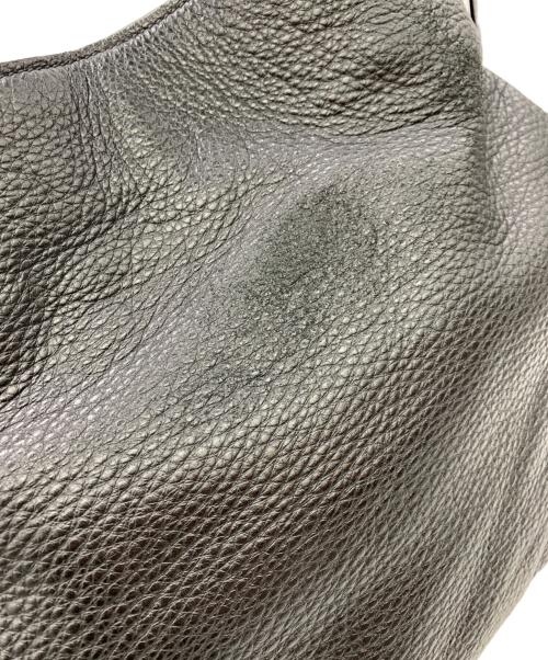 MIU MIU（ミュウミュウ）MIU MIU (ミュウミュウ) ショルダーバッグ ブラックの古着・服飾アイテム