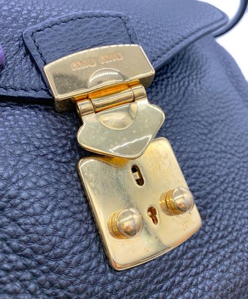 MIU MIU（ミュウミュウ）MIU MIU (ミュウミュウ) ショルダーバッグ ブラックの古着・服飾アイテム