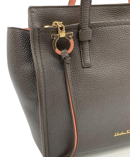 Salvatore Ferragamo（サルヴァトーレ フェラガモ）Salvatore Ferragamo (サルヴァトーレ フェラガモ) ガンチーニトートバッグ チャコールグレーの古着・服飾アイテム