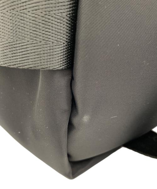 REFLEM（レフレム）REFLEM (レフレム) Dリングデザインショルダーバッグ ブラックの古着・服飾アイテム