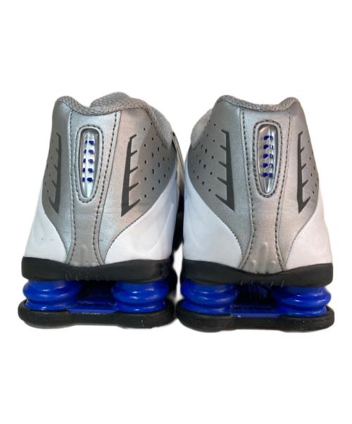 NIKE（ナイキ）NIKE (ナイキ) SHOX R4 Men's グレー×ホワイト サイズ:28.5の古着・服飾アイテム