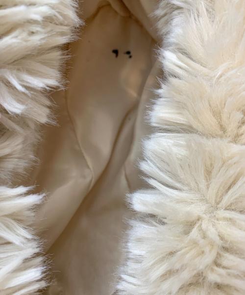 a point（アポワン）a point (アポワン) ファーショルダーバッグ ベージュの古着・服飾アイテム