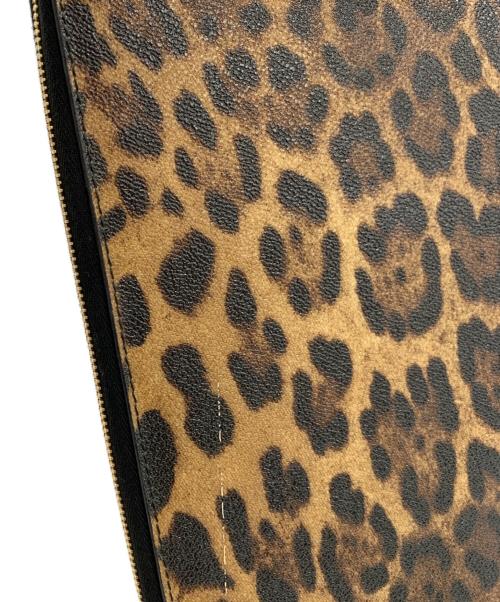 DOLCE & GABBANA（ドルチェ＆ガッバーナ）DOLCE & GABBANA (ドルチェ＆ガッバーナ) クラッチバッグ ベージュの古着・服飾アイテム