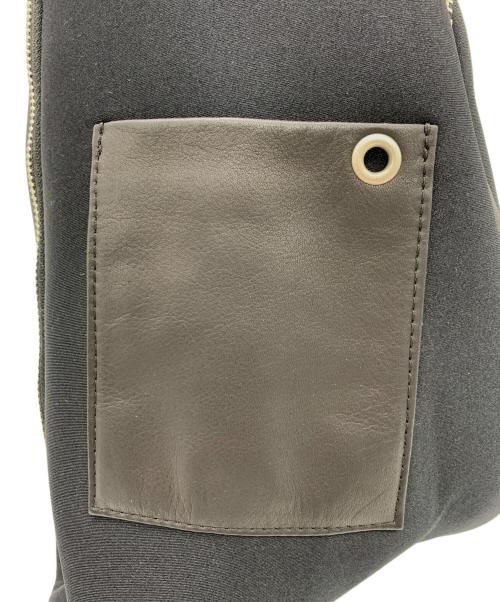 kawa-kawa（カワカワ）kawa-kawa (カワカワ) ボディバッグ ブラックの古着・服飾アイテム