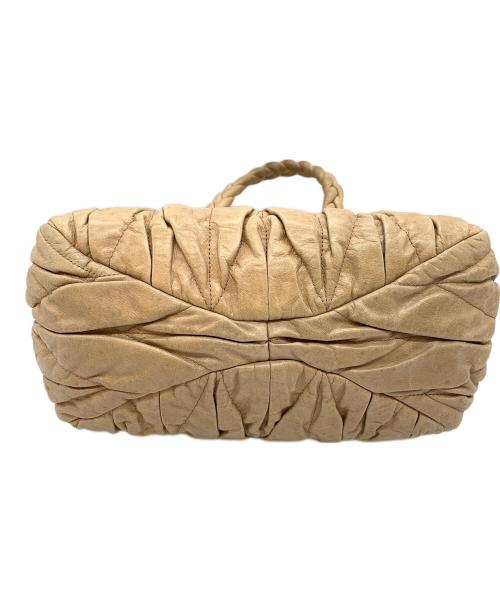 MIU MIU（ミュウミュウ）MIU MIU (ミュウミュウ) マテラッセ ベージュの古着・服飾アイテム