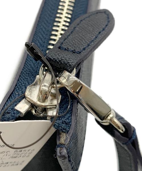 BARNEYS NEWYORK（バーニーズ・ニューヨーク）BARNEYS NEWYORK (バーニーズ・ニューヨーク) クラッチバッグ ネイビーの古着・服飾アイテム