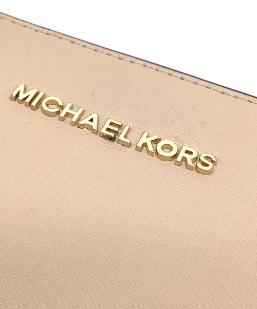 MICHAEL KORS（マイケル・コース）MICHAEL KORS (マイケル・コース) ショルダーバッグ ベージュの古着・服飾アイテム