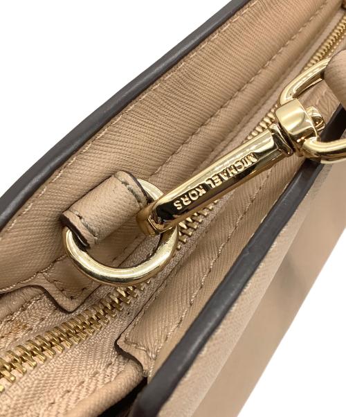 MICHAEL KORS（マイケル・コース）MICHAEL KORS (マイケル・コース) ショルダーバッグ ベージュの古着・服飾アイテム