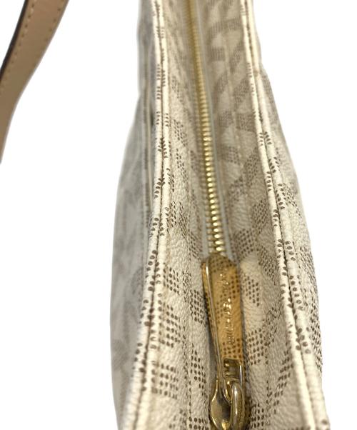 MICHAEL KORS（マイケル・コース）MICHAEL KORS (マイケル・コース) ショルダーバッグ ベージュの古着・服飾アイテム