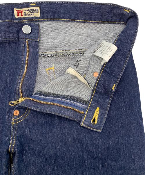 ￥JEANS（エンジーンズ）￥JEANS (エンジーンズ) 仮面ライダー クウガ コラボレーション ジーンズ インディゴ サイズ:W32/L32の古着・服飾アイテム