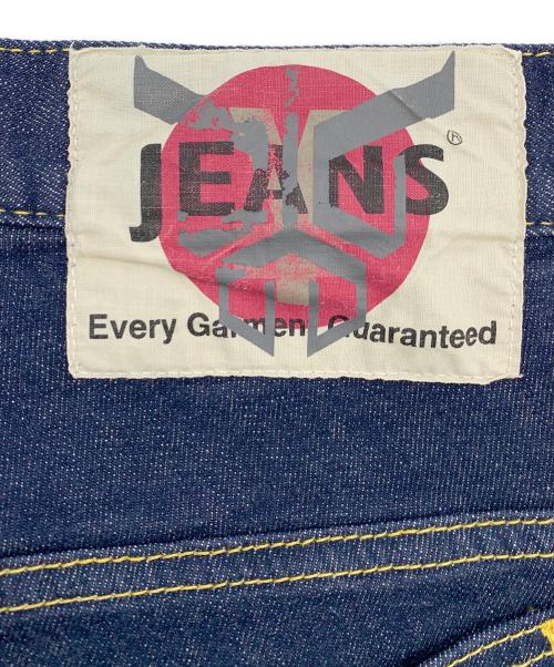 ￥JEANS（エンジーンズ）￥JEANS (エンジーンズ) 仮面ライダー クウガ コラボレーション ジーンズ インディゴ サイズ:W32/L32の古着・服飾アイテム