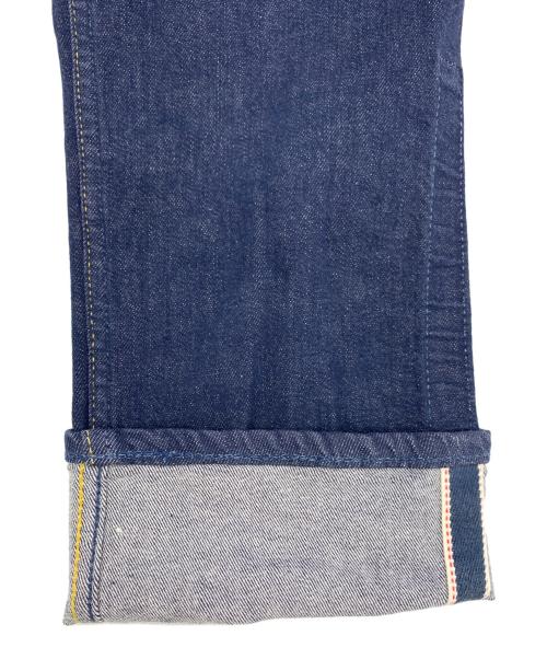 ￥JEANS（エンジーンズ）￥JEANS (エンジーンズ) 仮面ライダー クウガ コラボレーション ジーンズ インディゴ サイズ:W32/L32の古着・服飾アイテム