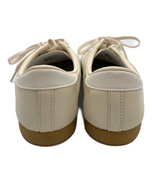 adidas（アディダス）adidas (アディダス) ローカットスニーカー ベージュ サイズ:US8 1/2の古着・服飾アイテム