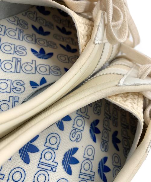 adidas（アディダス）adidas (アディダス) ローカットスニーカー ベージュ サイズ:US8 1/2の古着・服飾アイテム