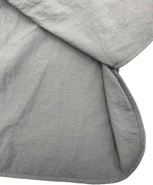 nagonstans（ナゴンスタンス）nagonstans (ナゴンスタンス) タスランウェザードロストプルオーバー グレー×ブルー サイズ:MEDIUMの古着・服飾アイテム