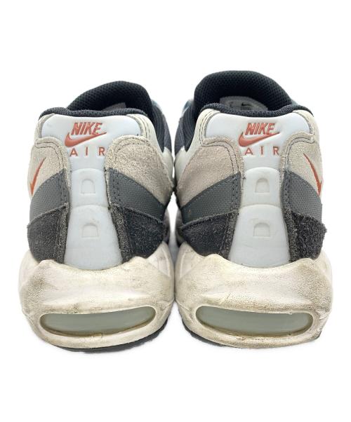 NIKE（ナイキ）NIKE (ナイキ) AIR MAX 95 WOLF GREY/RUGGED ORANGE-BLACK-BLUE TINT / エア マックス 95 エア マックス 95 ウルフグレー ラゲッドオレンジ ライトグレー サイズ:US9の古着・服飾アイテム
