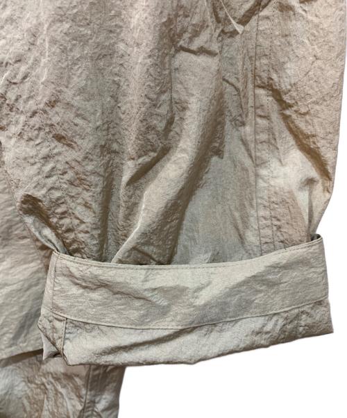 BEAUTY&YOUTH UNITED ARROWS（ビューティーアンドユースユナイテッドアローズ）BEAUTY&YOUTH UNITED ARROWS (ビューティーアンドユースユナイテッドアローズ) ナイロンシャインタフタフードブルゾンコート ベージュ サイズ:Mの古着・服飾アイテム