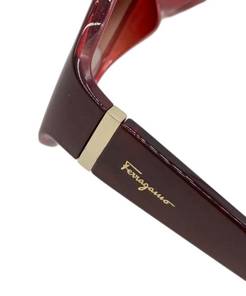 Salvatore Ferragamo（サルヴァトーレ フェラガモ）Salvatore Ferragamo (サルヴァトーレ フェラガモ) サングラス パールレッドの古着・服飾アイテム