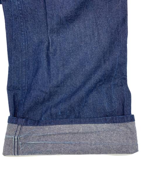 JOHN LAWRENCE SULLIVAN（ジョン ローレンス サリバン）JOHN LAWRENCE SULLIVAN (ジョン ローレンス サリバン) フロントホックワイドタックデニムパンツ インディゴ サイズ:8の古着・服飾アイテム