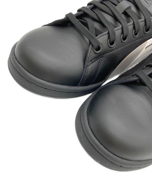 adidas（アディダス）adidas (アディダス) ローカットスニーカー ブラック サイズ:US8の古着・服飾アイテム