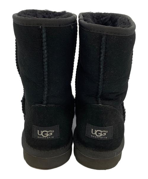 UGG（アグ）UGG (アグ) CLASSIC SHORT ブラック サイズ:USA8の古着・服飾アイテム