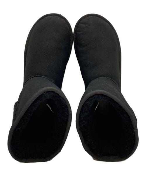 UGG（アグ）UGG (アグ) CLASSIC SHORT ブラック サイズ:USA8の古着・服飾アイテム