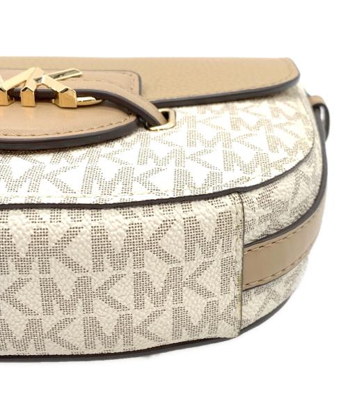 MICHAEL KORS（マイケル・コース）MICHAEL KORS (マイケル・コース) サドルクロスボディスモール ホワイトの古着・服飾アイテム