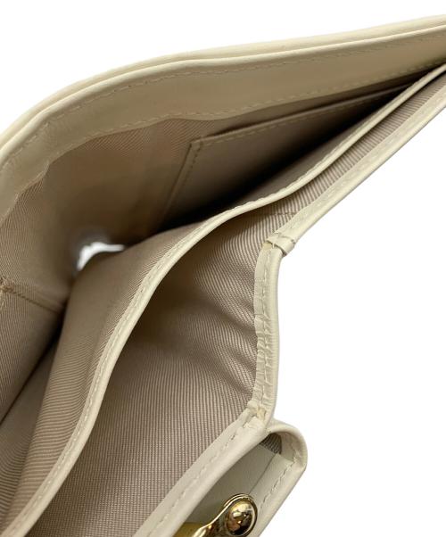 Samantha Thavasa（サマンサタバサ）Samantha Thavasa (サマンサタバサ) 2つ折り財布 ホワイトの古着・服飾アイテム