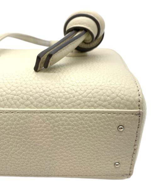 VASIC（ヴァジック）VASIC (ヴァジック) ハンドバッグ ホワイトの古着・服飾アイテム