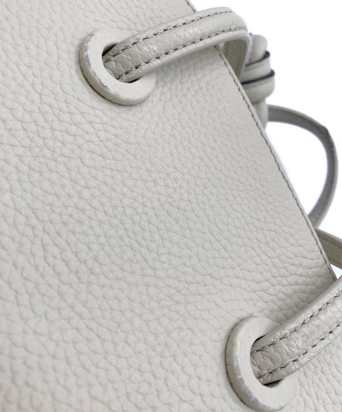 VASIC（ヴァジック）VASIC (ヴァジック) ハンドバッグ ホワイトの古着・服飾アイテム