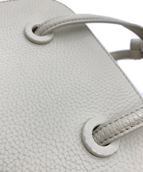 VASIC（ヴァジック）VASIC (ヴァジック) ハンドバッグ ホワイトの古着・服飾アイテム